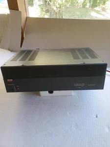 Amplificador de potencia de 2 canales Adcom GFA-545 II. 100 WPC. Excelente estado. - Imagen 1 de 12