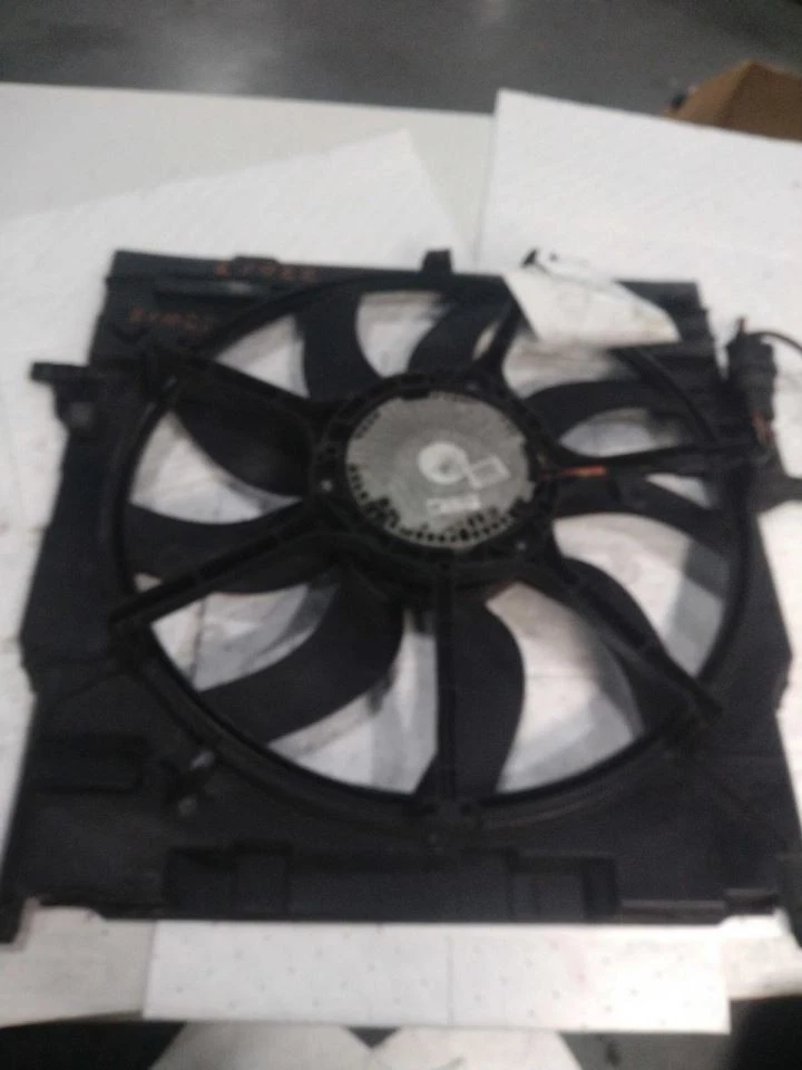 Conjunto de ventilador de radiador motor radiador 850 vatios para BMW X6 567030 15-19 Foto 1 de 4