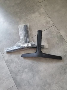 BNWT SAMSUNG UE50NU7020K 50" TV STAND LEGS FEET - Picture 1 of 1