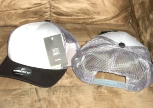 2 NEW Decky caps - #6021-3blkgrycha - Picture 1 of 1
