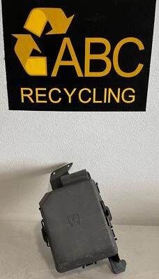 2008-2011 Chevrolet Impala Engine Fuse Box Assembly w/o Police Package OEM - Image 1 of 4