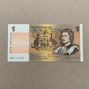 Australia 1 DOLLAR Banknote 1983 QUEEN Elizabeth 2 UNC Australian Kangaroos P42d - Picture 1 of 2
