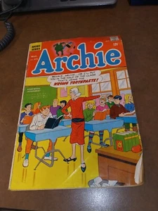 Archie #171 silver age 1967 mlj Comics classis mrs weatherby cover teen humor - Picture 1 of 3