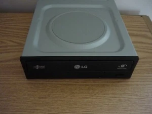 Internal Super Multi DVD Rewriter LG GH22NP20 5.25'' ATA (22 Speed) - Afbeelding 1 van 8