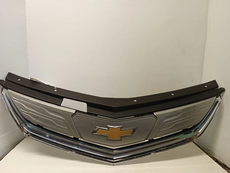 2017 2018 2019 Chevrolet Volt Grille Upper Grill Opt UGN Genuine OEM 11918373 - Image 1 of 4