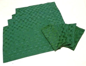 Set of 4 Green on Green Plaid Placemats 17" x 12" and 4 Napkins 16 x 16" holiday - Picture 1 of 8