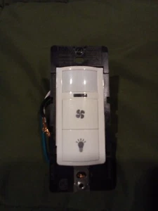 LEVITON DOD05 DECORA COMBINATION OCCUPANCY SENSOR W/FAN SWITCH - WHITE - Picture 1 of 2