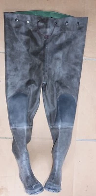 Magellan Sportswear brown Rubber Chest Bootfoot Wader, size 6 - Image 1 of 3