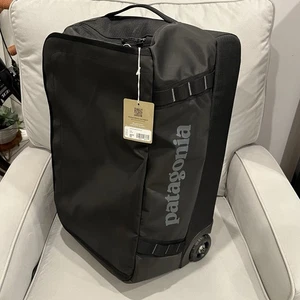 New Patagonia Black Hole 40L Wheeled Duffle Bag Black 49379 - Picture 1 of 8