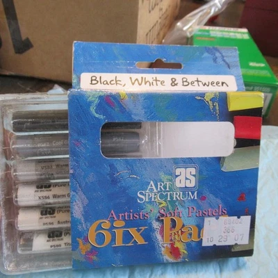 PACK DE 6 PASTELES SUAVES ART SPECTRUM ARTIST color negro, blanco y entre Foto 1 de 4