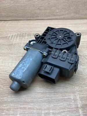 0130821785 2603006901 Bosch  Audi A6 Window Regulator Motor - Image 1 of 4
