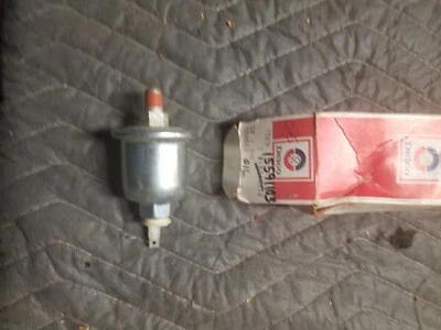 Chevrolet Corvette 1973-1981 transmisor de presión de aceite con medidores 14040816 GM nuevo de lote Foto 1 de 2