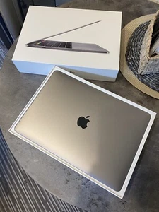 Apple MacBook Pro 13", Intel Core i5, 1.4GHz, 2019, 128GB SSD, 8GB RAM - Afbeelding 1 van 18