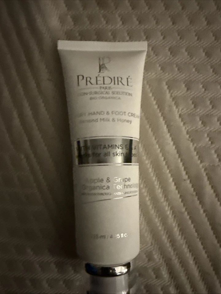 Crema de manos y pies de lujo Predire Paris leche de almendras y miel Foto 1 de 1
