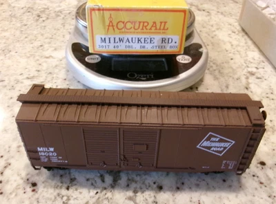 Accurail HO Scale Kit #3017 40' Double Door Steel Box Car Milw Totally Assembled - Image 1 of 4