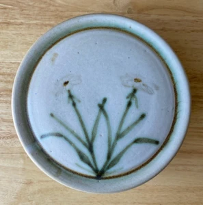 BRAD KATO Covered Stoneware Box With Daisies - New York - VGUC - Picture 1 of 10