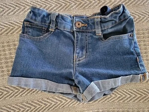 PRE OWNED Girls Crazy 8 Dark Wash Cuffed Shorts Eye Hook Fastener Size 7 - Picture 1 of 3