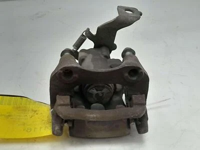 Conjunto de pinça de freio traseira Toyota Corolla iM 16 - 18 lado do motorista LH fabricante de equipamento original - Imagem 1 de 4