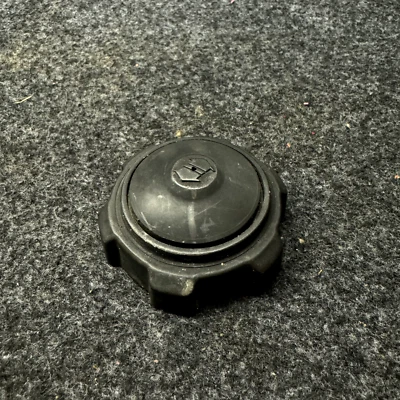 92-96 Honda CR250 CR500 OEM FUEL CAP GAS LID PLUG TOP - Image 1 of 3