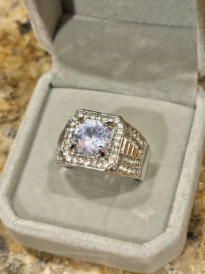 Silver Stainless Steel & Clear Gemstone Cubic Zirconia Dress Ring Size 11 NICE! - Image 1 of 4