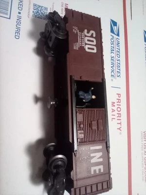 LIONEL # 3494-625 ORIGINAL VINTAGE OPERATING SOO LINE BOXCAR W/BLUE MAN 1957-58 - Image 1 of 4