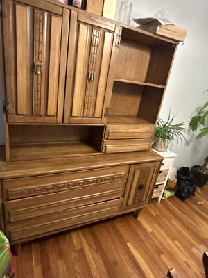 Juego de comedor Mid Century de nogal Foto 1 de 4