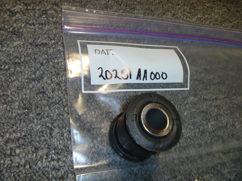 Buje de control de suspensión Subaru Outback STI WRX 1994-2003 20251AA000 OEM nuevo Foto 1 de 1