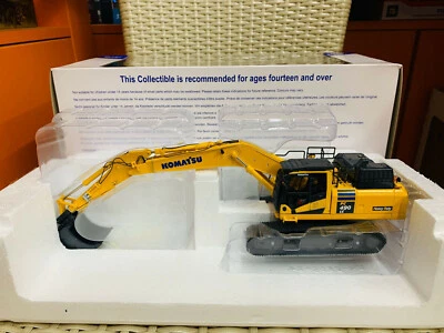 Komatsu PC490LC-11 Heavy Duty Excavator 1/50 DieCast UH8120 New in Original Box - Image 1 of 4