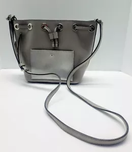 Michael Kors Pearl Grey Greenwich Crossbody Bucket Bag Purse Tote Gray Medium - Picture 1 of 10