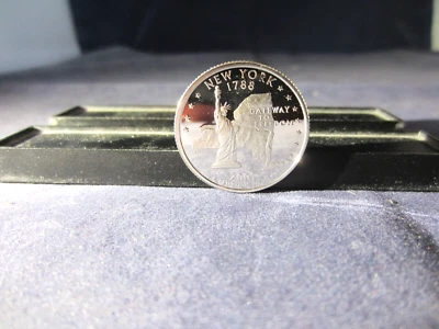 2001-S Silver Quarter NEW YORK Deep Cameo Mirror Proof  Upper Ranges arb - Image 1 of 3