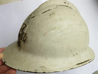 1944- CASQUE ADRIAN repeint blanc (A. LEFEVRE) SERVICE de SANTE - TBE d'époque - Photo 1/4