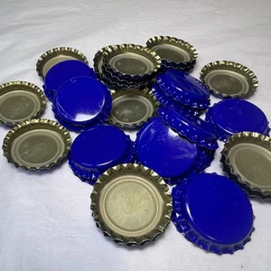 Lote De 46 Tapas De Botella De Cerveza Azul Sin Usar Elaboración De Soda Artesanía En Blanco Sin Prensar - Imagen 1 de 3