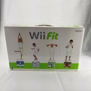 Nintendo Wii Fit Plus mit Balance Board VERSIEGELT alter Lagerbestand - Bild 1 von 3