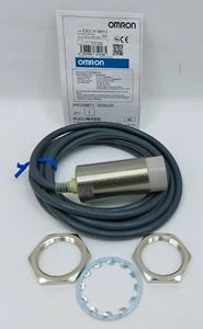 Omron Cylindrical Proximity Sensor E2E2-X18MY2 24 - Picture 1 of 7