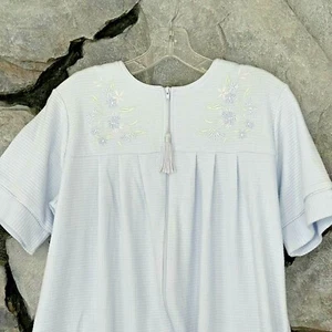 Camicia da notte vintage bambino blu ricamata floreale zip taglia S manica corta maglia waffle - Foto 1 di 10