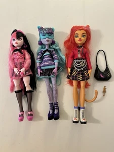Monster High Puppe G3 Creepover Party Twyla Torelei Draculaura Konvolut 3 Puppen - Bild 1 von 23