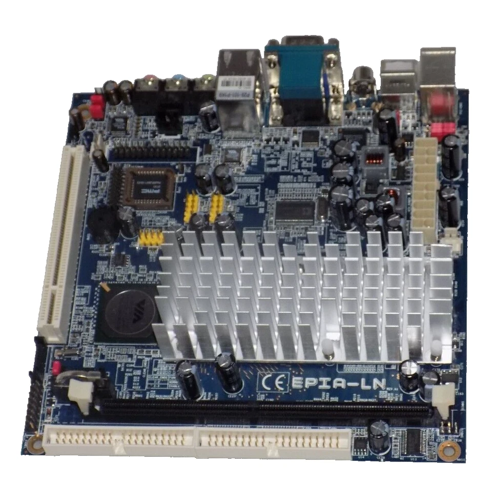 VIA EPIA-LN, EPIA-LN10000EG MINI-ITX placa base C-Pro 2D/3D GRÁFICOS INTEGRADOS Foto 1 de 4