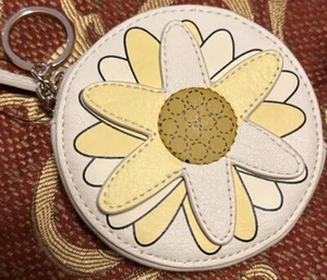 LC Lauren Conrad Leather Contemporary Sunflower Coin Pouch w/Gold Keychain-NWT - Picture 1 of 11