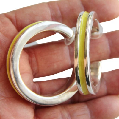 Pendientes de aro SSD Simon Sebbag de plata de ley 925 esmalte verde amarillento 21 gr Foto 1 de 4