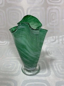 New 7" x 4" Vivid  Blown Swirl Teal Green & White Art Glass Mini Vase On Sale PQ - Picture 1 of 5