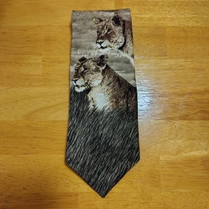 Vintage Endangered Species "Alert" Lioness Necktie Great Christmas Gift  - Picture 1 of 5