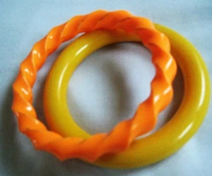 Lucite pair of bangle bracelets vntage twisted Orange & smooth Yellow gift boxed - Picture 1 of 3
