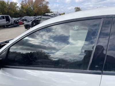 2017-2021 HONDA CIVIC Left Front Driver Door NH788P White Hatchback       990376 Foto 1 de 4