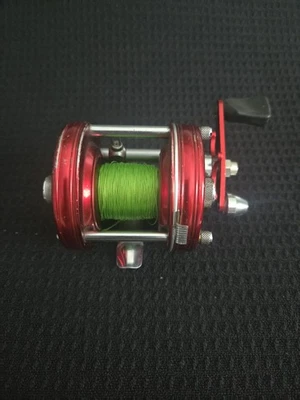 Carrete de fundición Abu Garcia 5000 vintage Foto 1 de 4