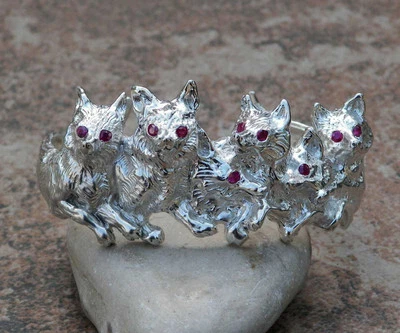 Cavalli Del Mar Hand Made Argentium Silver  3D Playing Foxes Bracelet Ruby Eyes - Image 1 of 4