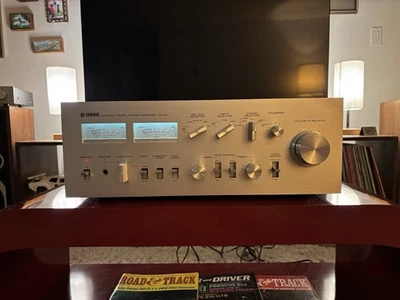 Amplificador estéreo integrado Yamaha CA-810 (reparado) y sintonizador Yamaha T-5500  Foto 1 de 4