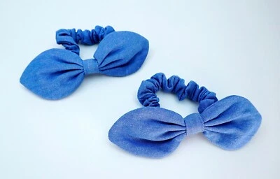 Lindo paquete de 2 lazos elásticos de algodón de mezclilla azul moño lazos elásticos J Crew para niñas Foto 1 de 4