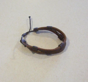 "Pulsera con cierre deslizante de cuero marrón doble para hombre o mujer 8""-11" - Imagen 1 de 5