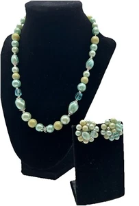 Vintage Pastel Blue Faux Pearl Cluster Bead Clip On Earrings Japan Necklace Set - Bild 1 von 11