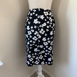 Talbots Women’s Size 8 Pencil Skirt Short Black White Floral Flowers Straight - Picture 1 of 7